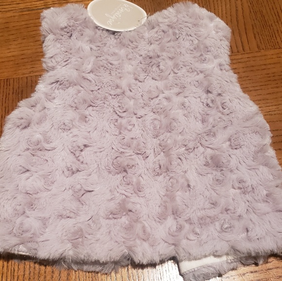 Newborn 0-3 month baby fur vest - Picture 4 of 4